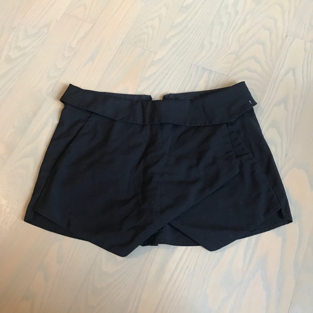 Aritzia Talula Asymmetrical Skort